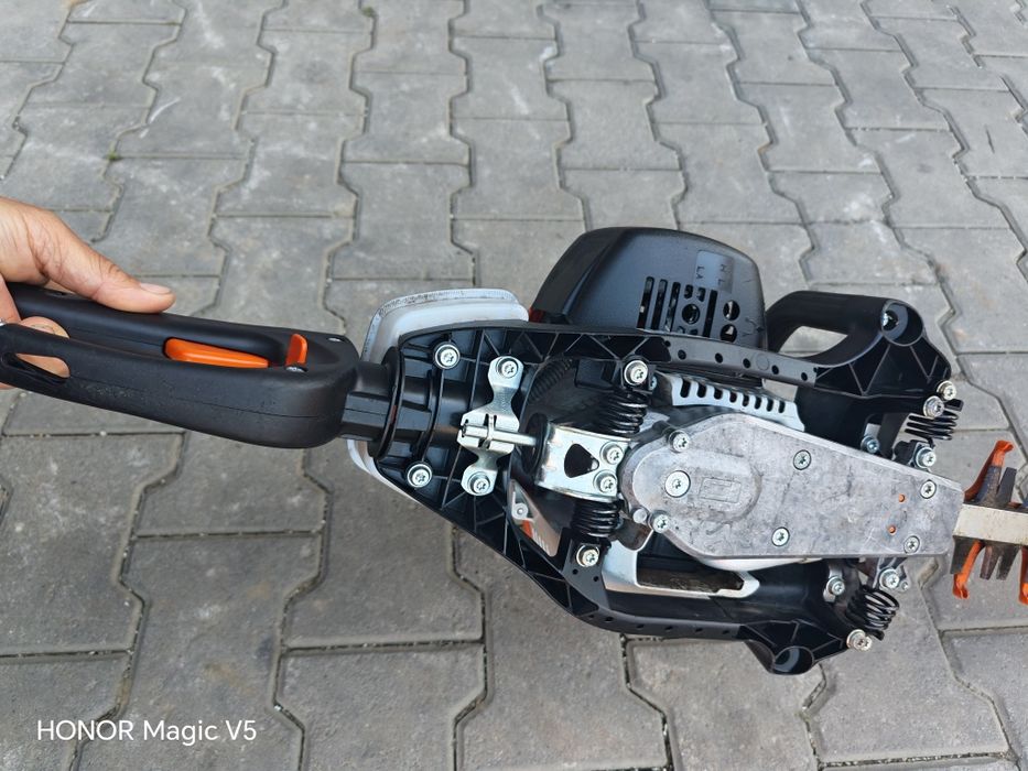 Foarfeca gard viu STIHL HS82 R