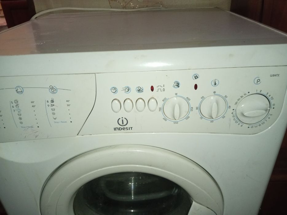 Продам стиральную машинку Indesit