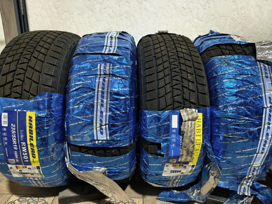Абсолютно новые зимние шины "липучки" Habilead IceMax RW501, размер 23