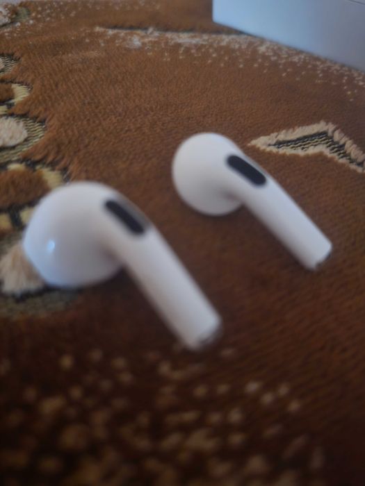 Vând căști ureche uireless