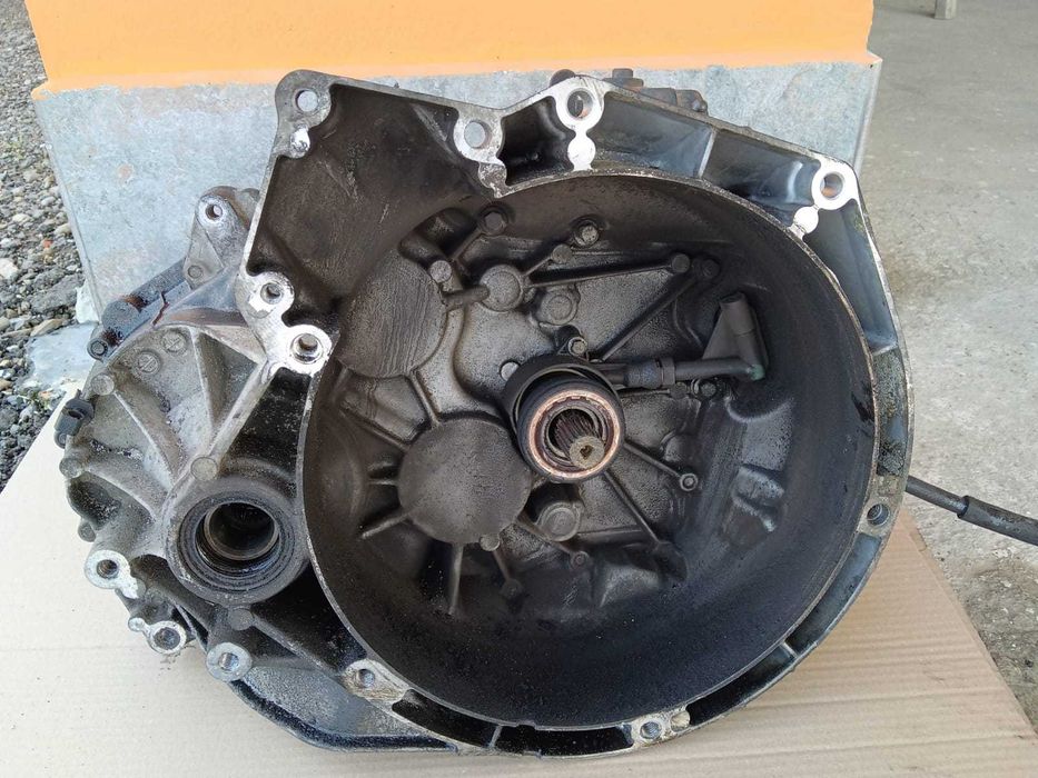 Cutie viteze manuala Ford C-Max 1.6 TDCI cod AV6R-7002-KF
