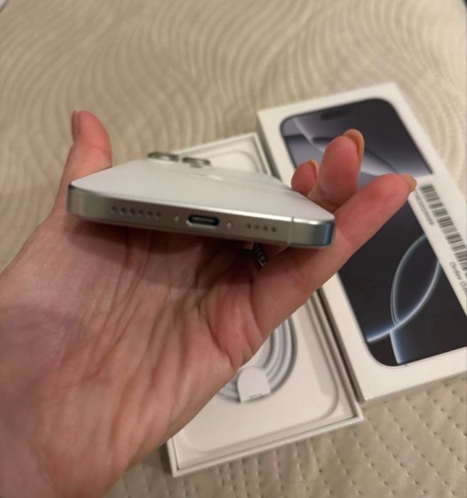 Iphone 16 pro max 1 TR