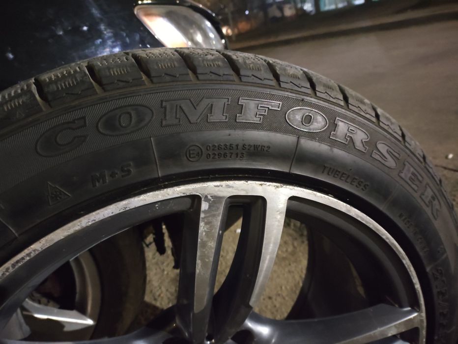 Продам резину 215/55/18 зима