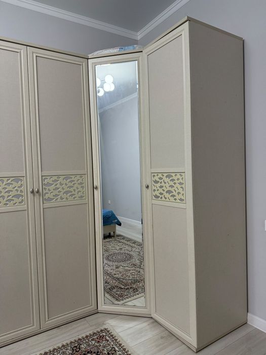 Кровать и шкаф угловой
