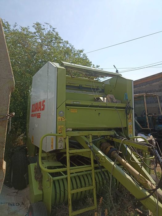Пресс подборщик CLAAS.
