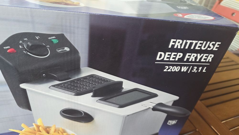 Friteuză din oțel, de 3.1litri, Switch On