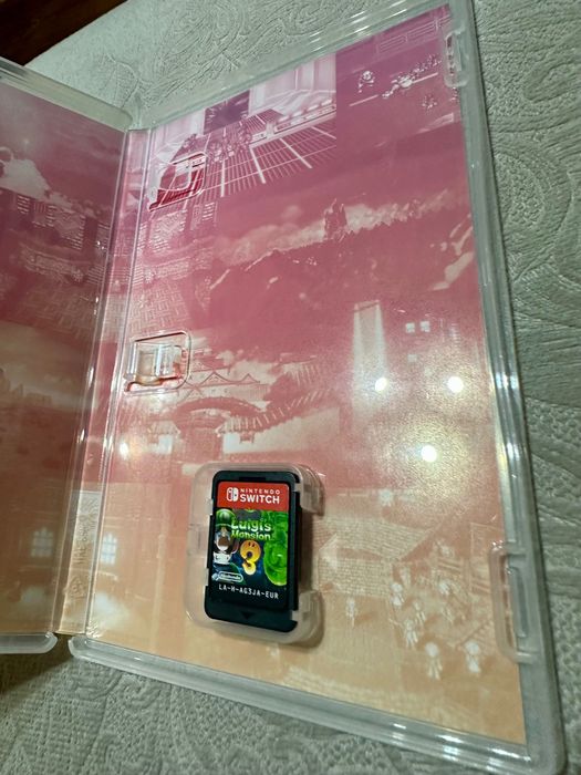 Продавам luigi's mansion 3 за Nintendo Switch
