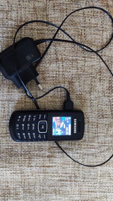 Телефони за части