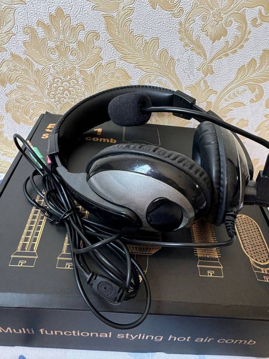 Продаётся Наушники  Компьютер