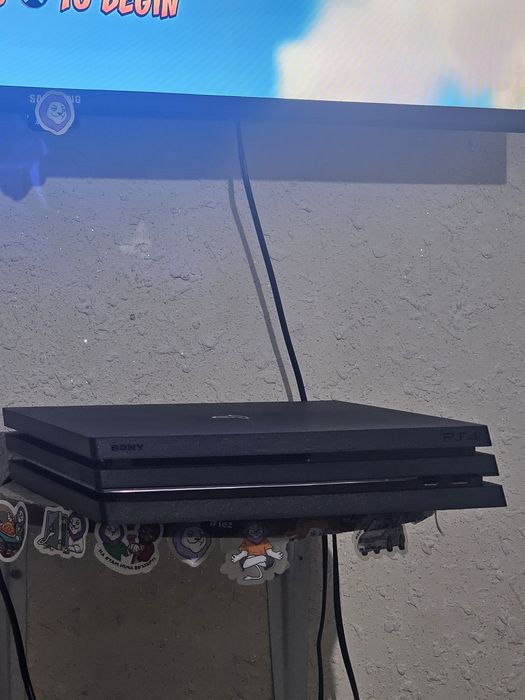 Playstation 4 pro  ideal holatda