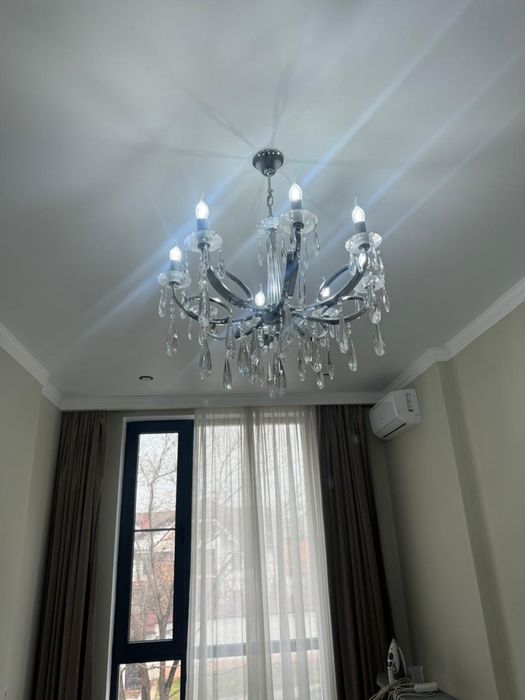 Продаются люстры