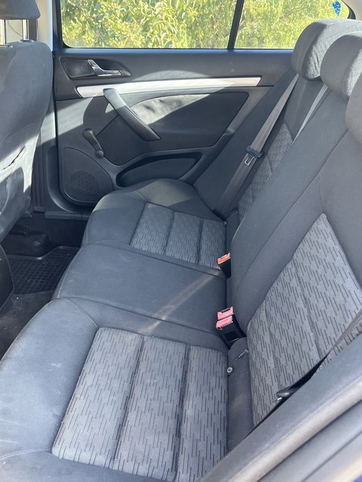 Vând Skoda Octavia 1.6 benzina