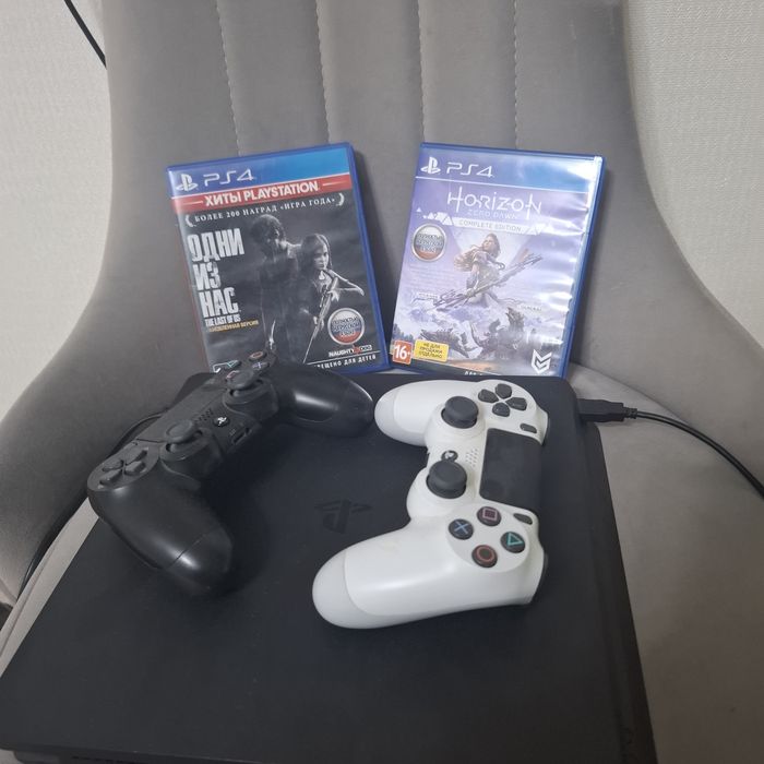 пс 4 слим, пользовался лишь 2-3 месяца в идеальном состоянии