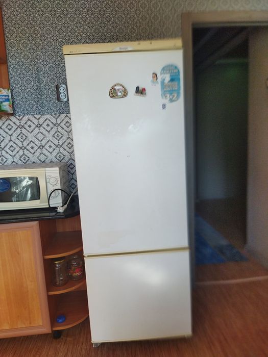 Холодильник рабочий