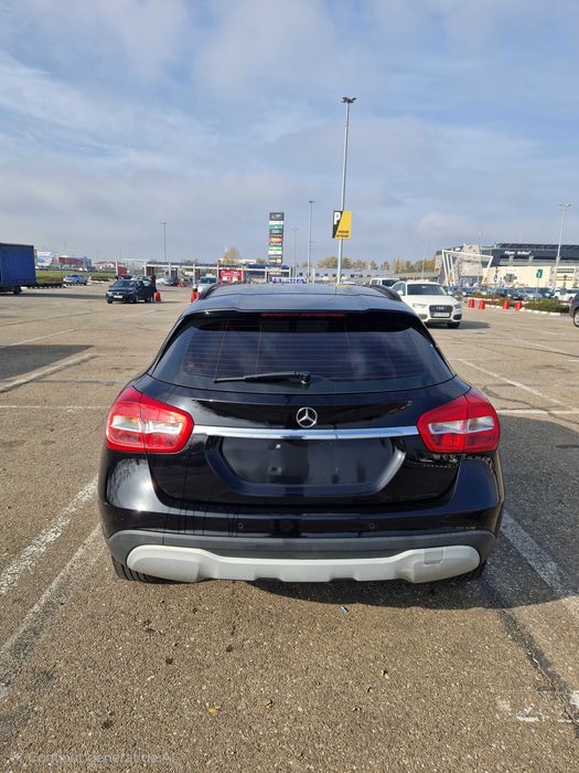 Mercedez Benz GLA 180 2019