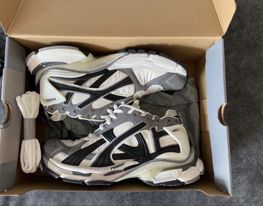 Balenciaga runner
