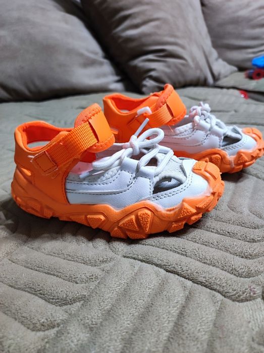 Продаю кроссовки 27 размер