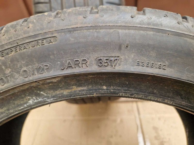 2 Dunlop R18 245/40
летни гуми
DOT3517