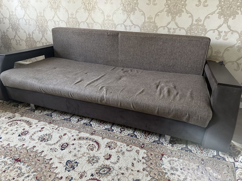 Продам диван в хорошем состояние!