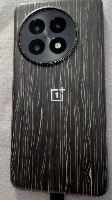 Vand /schimb oneplus13 , de 12gb/256gb, doar cu Vivo x200pro / pixel9p