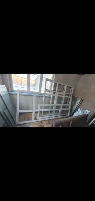 пластиковые окна ,дверь