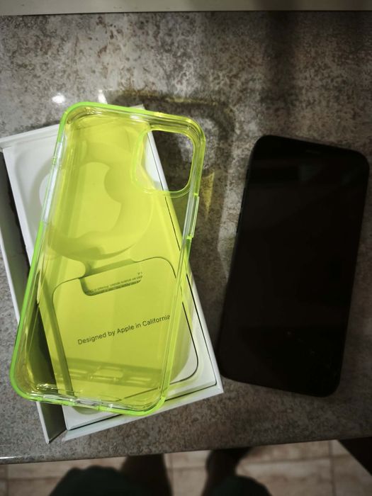 Продавам Iphone 12 mini