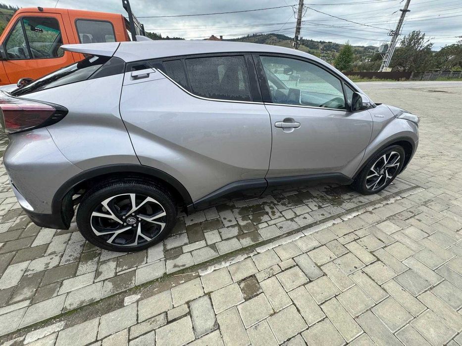 Toyota C-HR 1.8 HSD 4x2 CVT C-lassy
