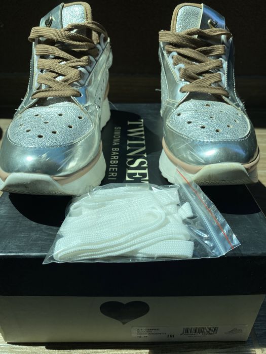 Сникърси Twinset