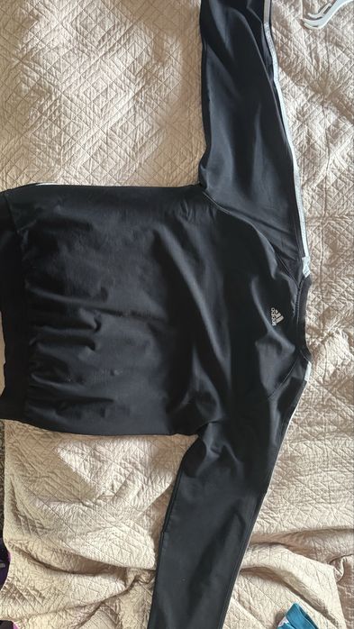 продам оригинальную кофту Адидас