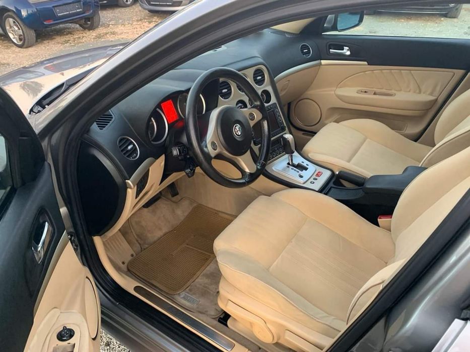 Vând Alfa Romeo 159