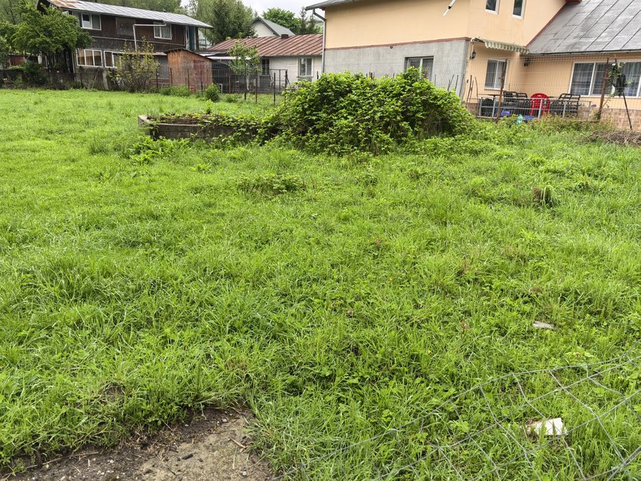 Vând teren situat în Breaza