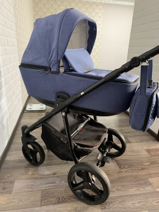 Продам коляску Adamex Reggio 2 в 1
