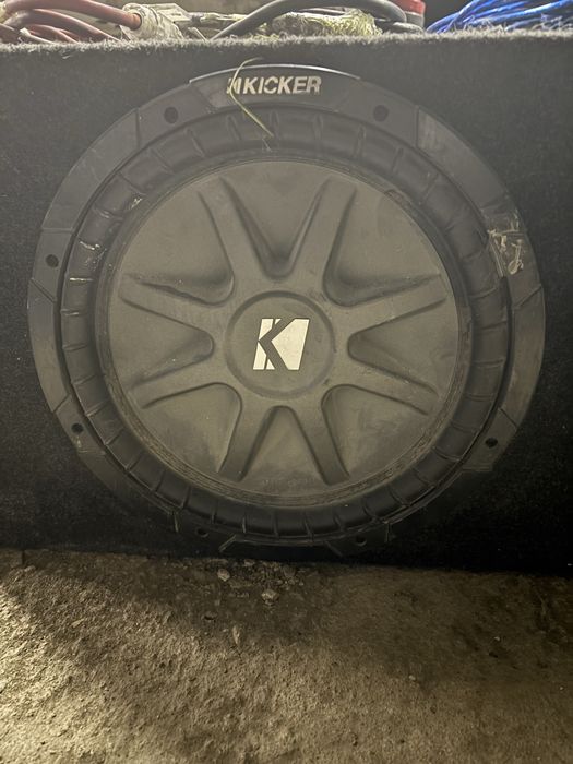 Сабвуфер Kicker .