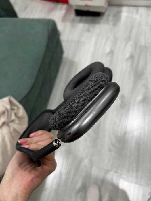 AirPods Max (2020 год)