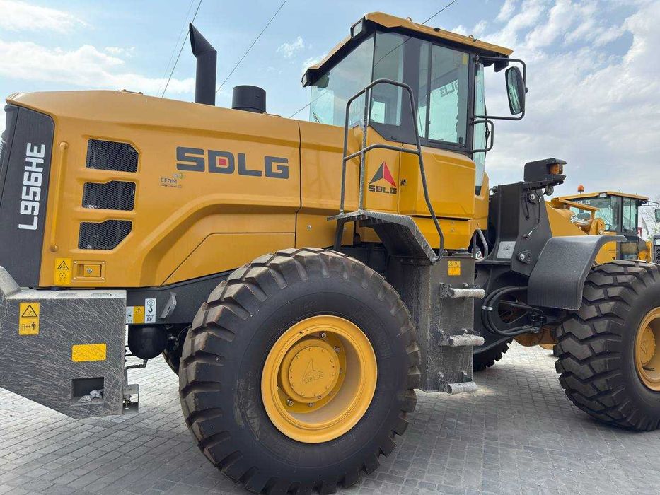 Фронтальный погрузчик SDLG
Модель L956HE