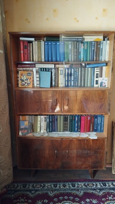 Продам шкаф книжный, пенал