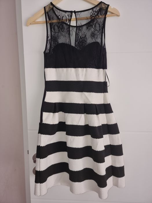 Guess бандажна рокля размер S