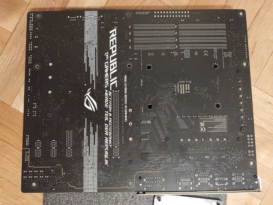 AMD Ryzen 7 5800X + Asus Rog StriX B550-A Gaming
