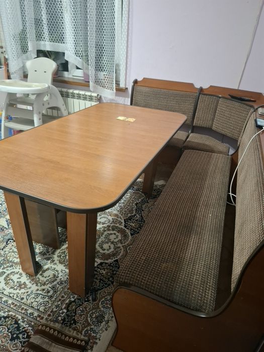 Б/у Стол с уголком