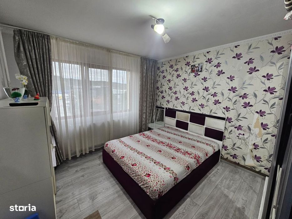 Apartament cu 2 camere de vânzare în Curtea de Argeș.