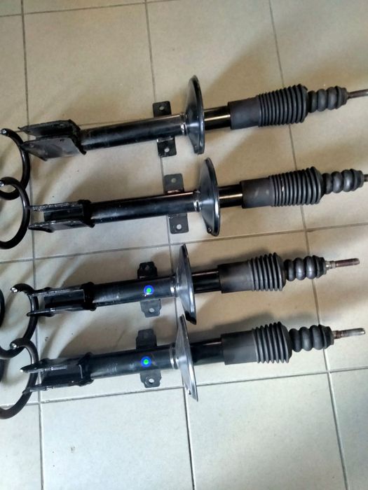 Set amortizoare si arcuri Dacia Duster