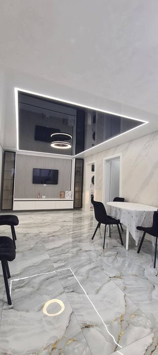 Construim case la rosu, cheie, amenajări interioare