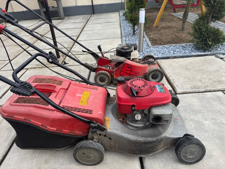 Masini de tuns gazon