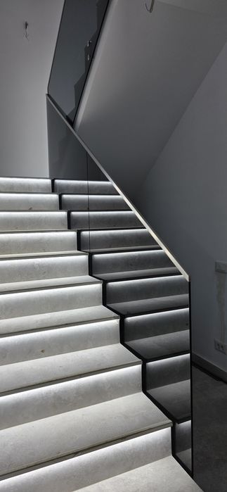 Balustrade copertine usi batante din sticlă  securizată