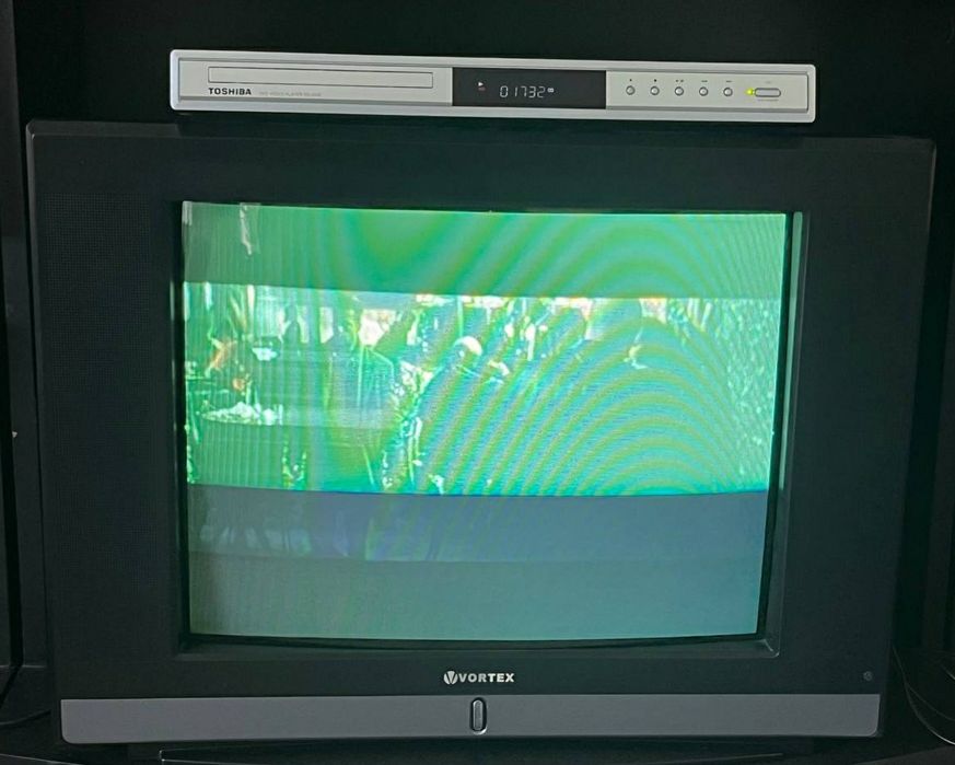 Televizor CRT Vortex cu tub funcțional (ideal retro gaming / cabană)