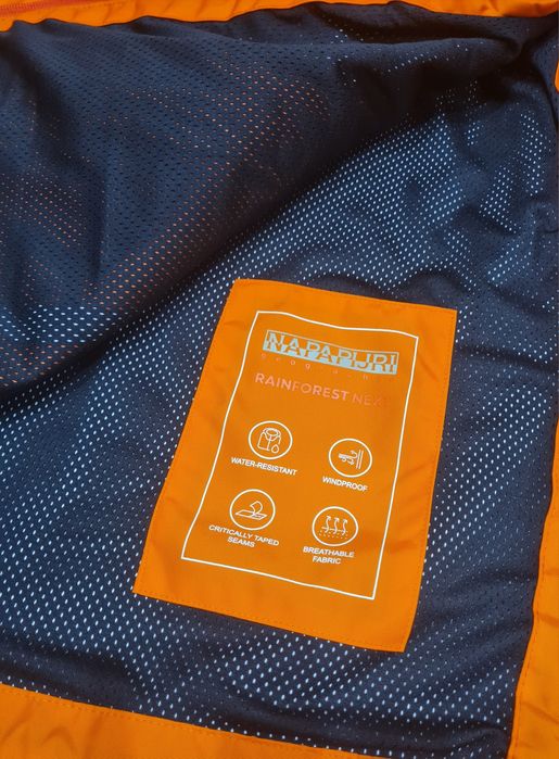 Мъжки Анурак Napapijri Rainforest Next

Чистоo ново с етикет. 

Размер