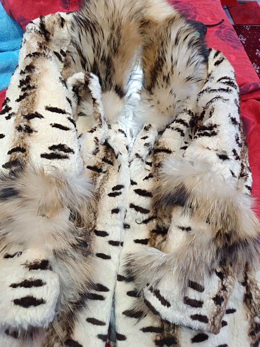 Красиво палто, размер Л/ХЛ!