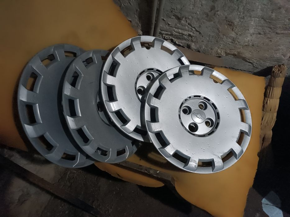 Продам  шины в нормальном состоянии.