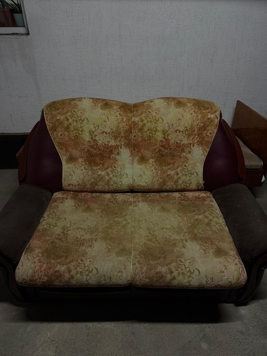 Диван 3:2:1 в хорошем состоянии