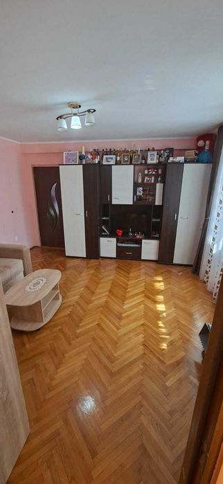 Apartament două camere de închiriat